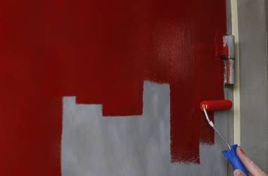 Чим та як фарбувати металеві двері?