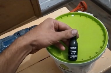 Як самостійно заколерувати фарбу. Поради майстра. Відео