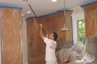 Правильная покраска потолка