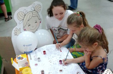 Детский мастер-класс «Розфарбуємо світ разом!» ко Дню рождения магазина Эпицентр в г. Харьков