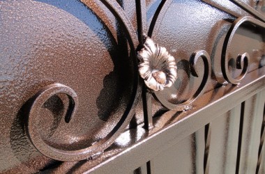 Молотковая эмаль, ее особенности